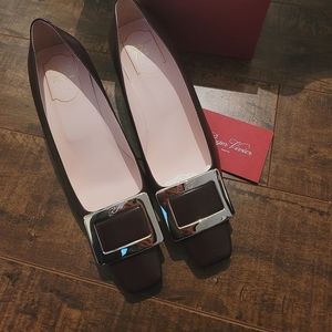 Brand New! Roger Vivier classic pumps